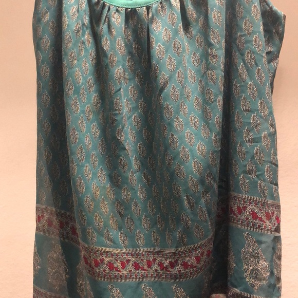 Top - Picture 2 of 2